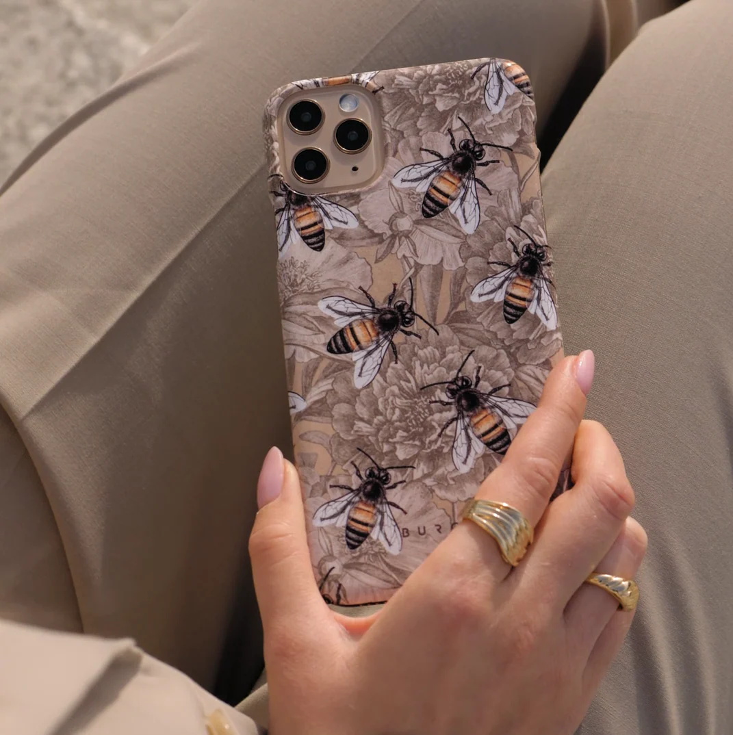 Honey Bee - Samsung Galaxy S26 Plus Case - Image 40